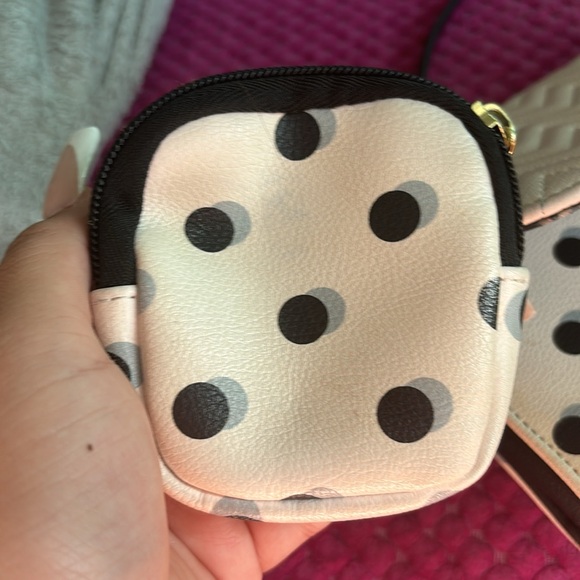 a mini purse - Picture 6 of 6